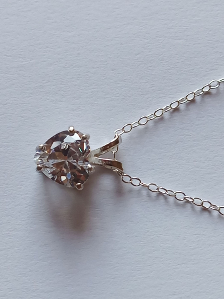 silver chain with 10 mm white zirconia heart pendant-anchor chain 45 cm---